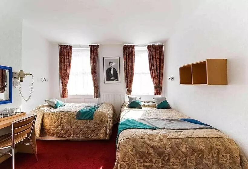 デラックスの４人部屋, Boston Court