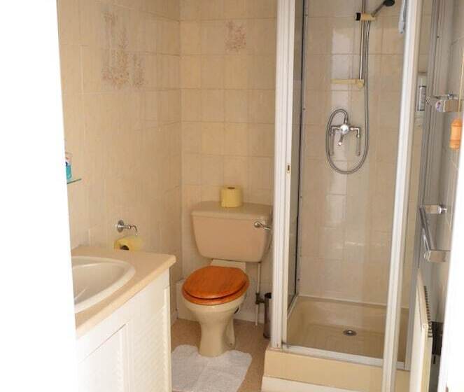 Семейный Номер, Chandos Premier Folkestone