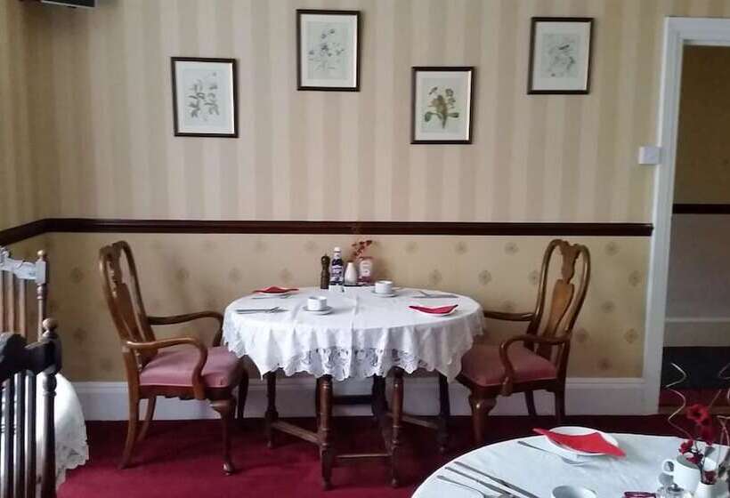 Семейный Номер, Chandos Premier Folkestone