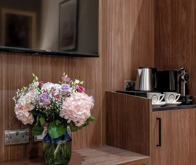 Standard Yhden Hengen Huone, Grand Concerto