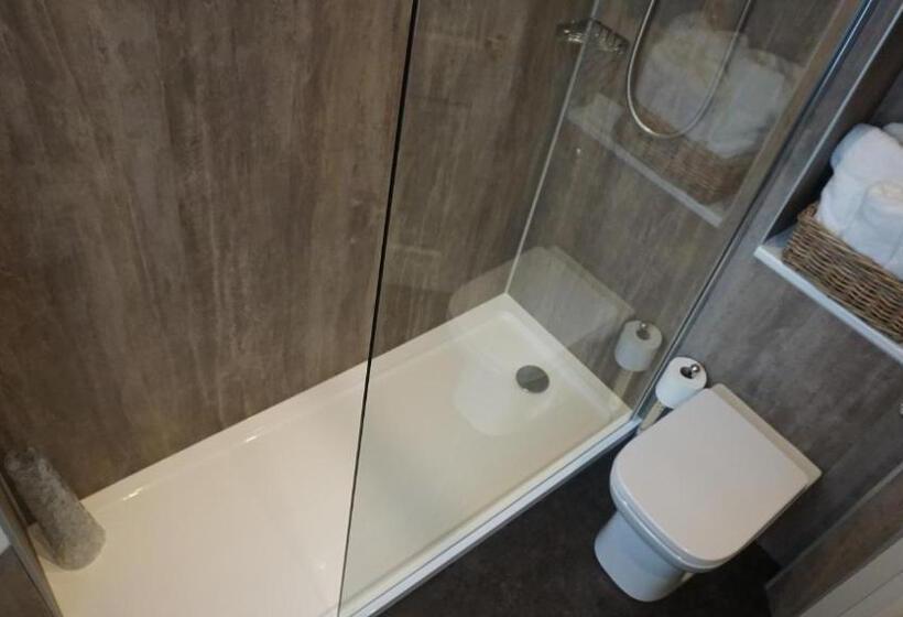 جناح, Ivybank Lodge