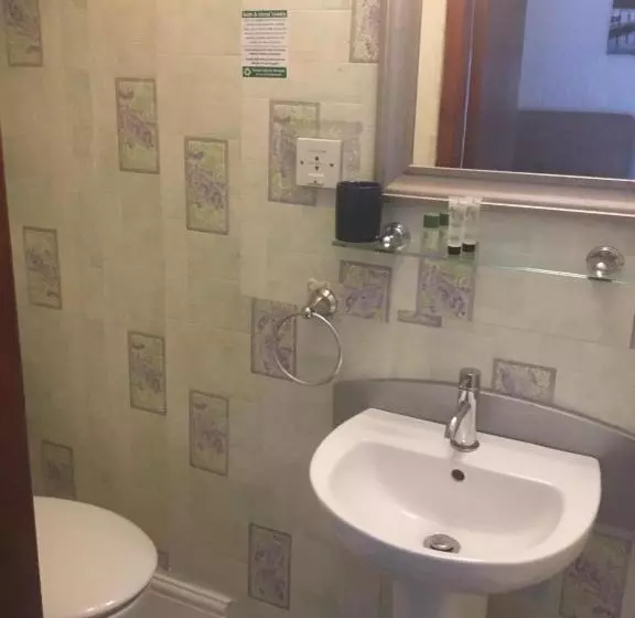スタンダードトリプルルーム, Kirkstall Guest House