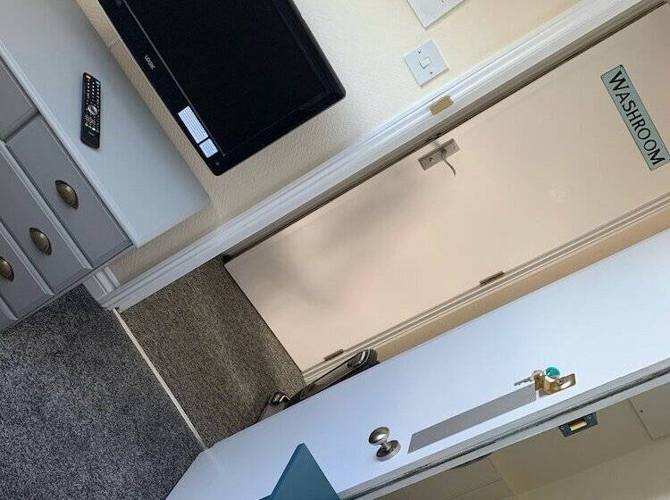 جناح جونيور, Letchworth Guest House