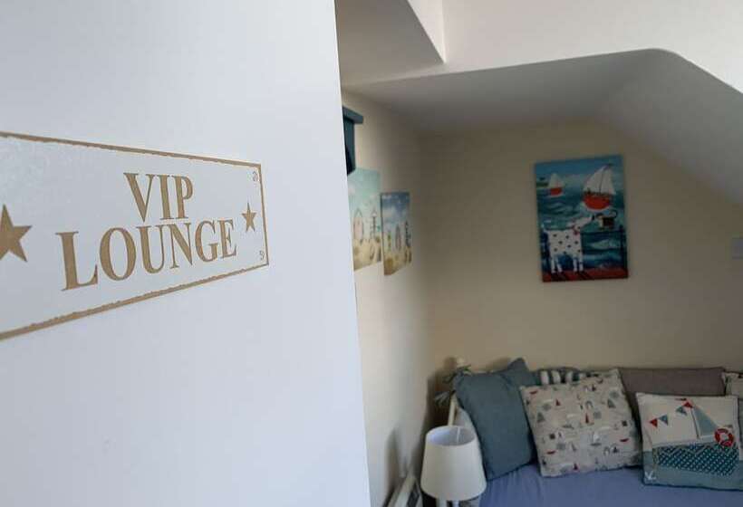 جناح جونيور, Letchworth Guest House