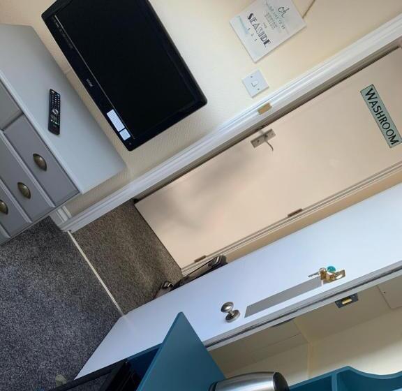 جناح جونيور, Letchworth Guest House