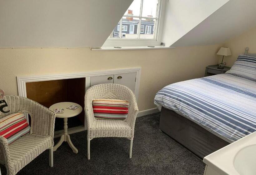 جناح جونيور, Letchworth Guest House