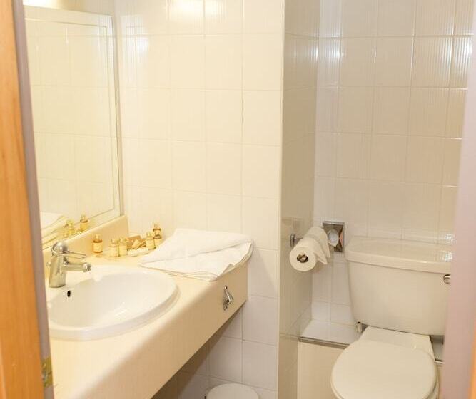 Номер Стандарт, Marine Court