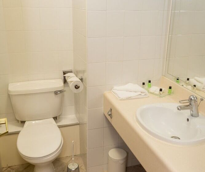 Номер Стандарт, Marine Court