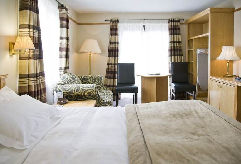 Номер Стандарт, Marine Court