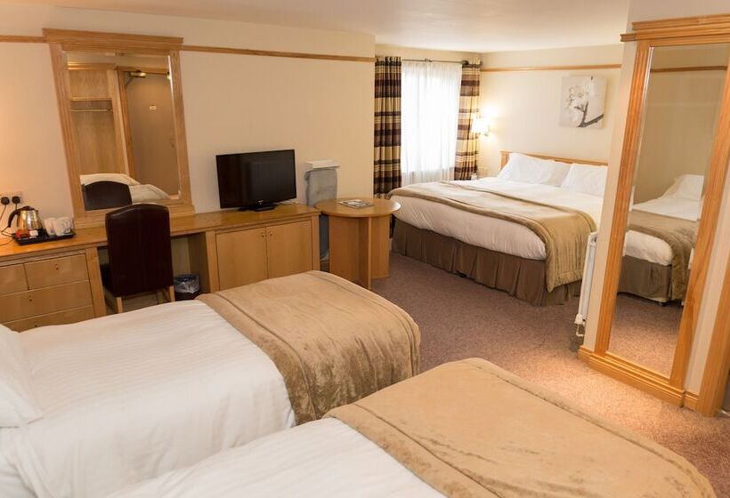 Семейный Номер, Marine Court