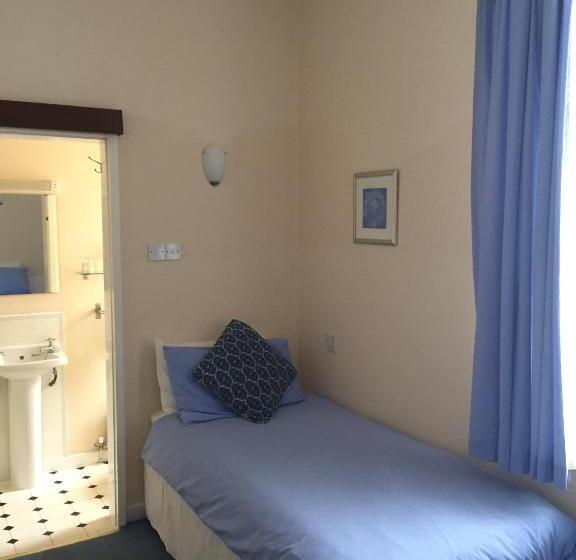 Трехместный Номер Классика, Marlow Lodge