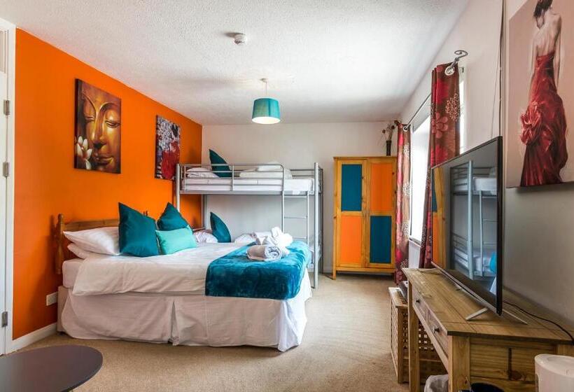 Семейный Номер, Parsonage Farm Inn