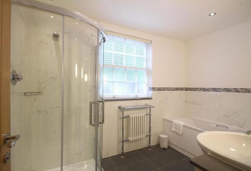 غرفة قياسية, The Malvern Hills