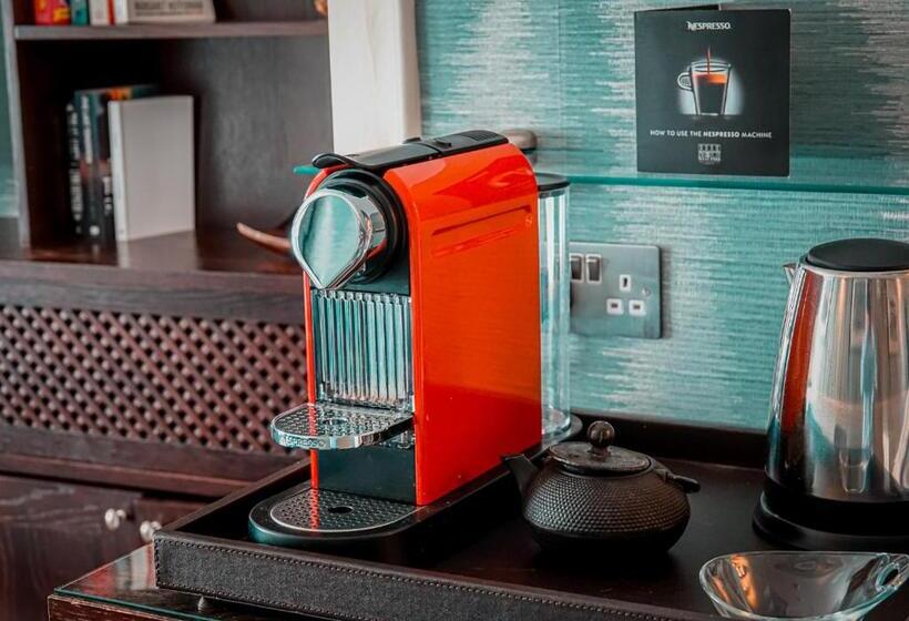 스탠다드 룸 킹사이즈 침대, The West Park