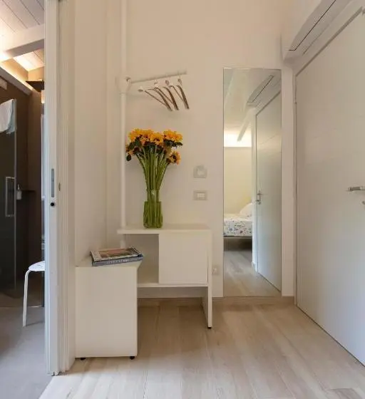 اتاق لوکس با چشم‌انداز باغ, Aria Design B&b Levanto