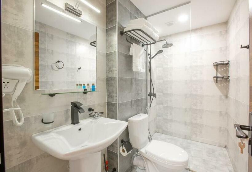 اتاق استاندارد سه نفره, Bakuriani Inn