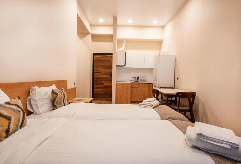 اتاق خانوادگی, Bakuriani Inn