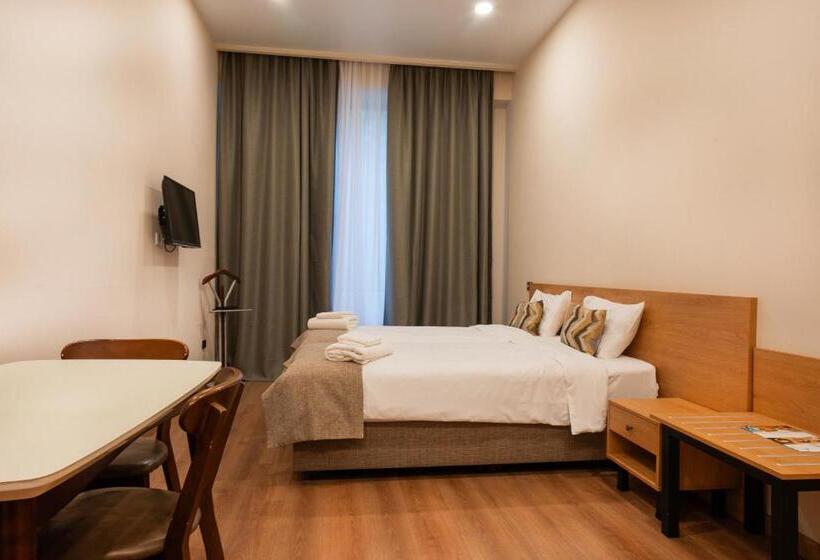 اتاق خانوادگی, Bakuriani Inn