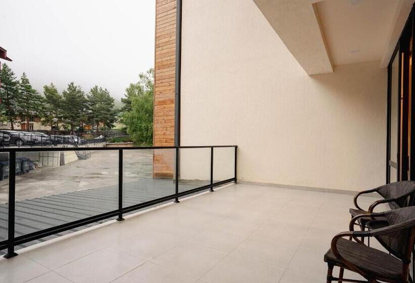 سوئیت 2 خوابه, Bakuriani Inn