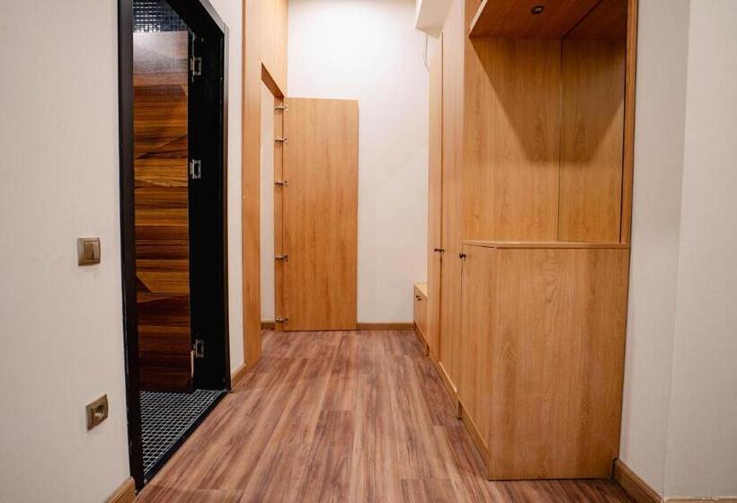 سوئیت 2 خوابه, Bakuriani Inn