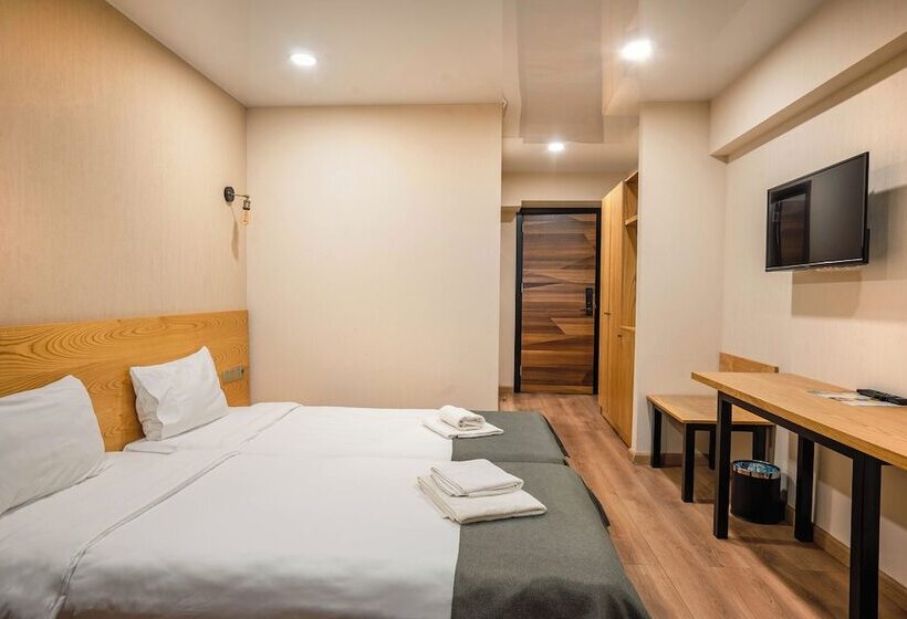 اتاق اکونومی, Bakuriani Inn