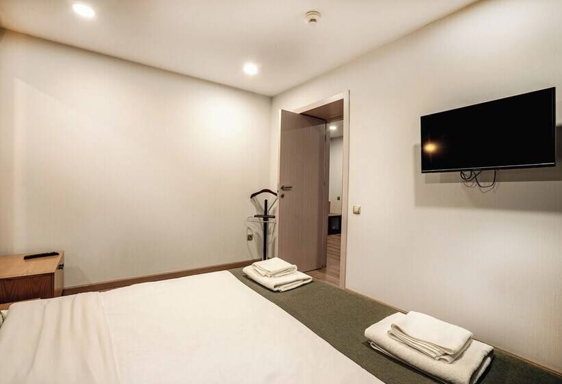 اتاق خانوادگی, Bakuriani Inn