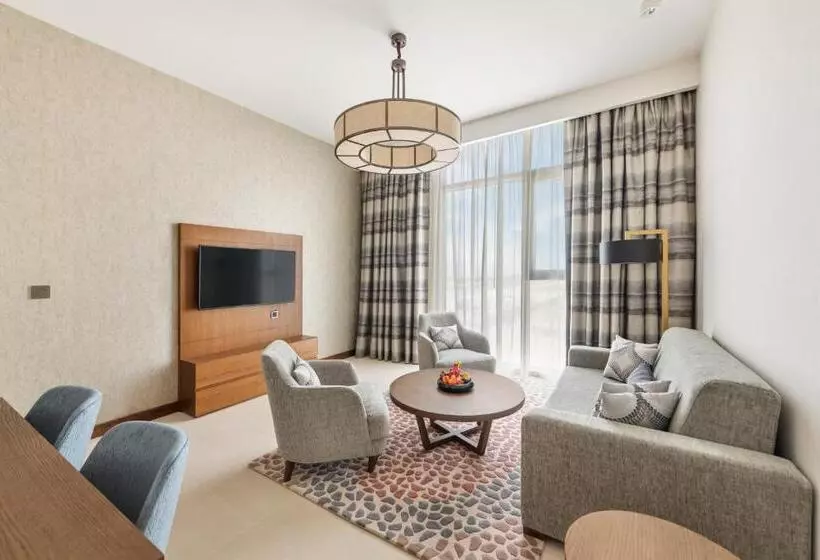 مجموعه ویستا شهر, Staybridge Suites Dubai Al Maktoum Airport, An Ihg