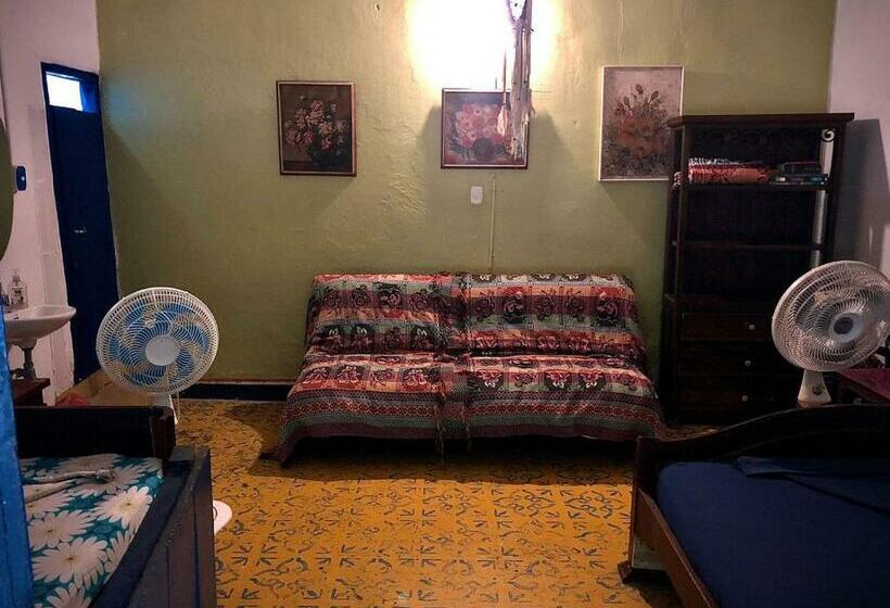 패밀리 룸, Hostal La Mariapolis