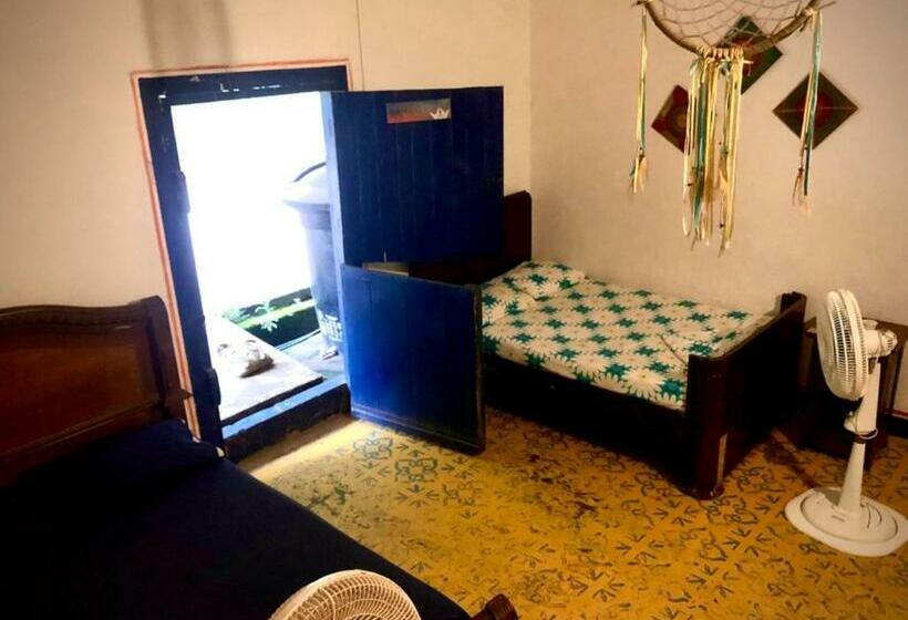 패밀리 룸, Hostal La Mariapolis