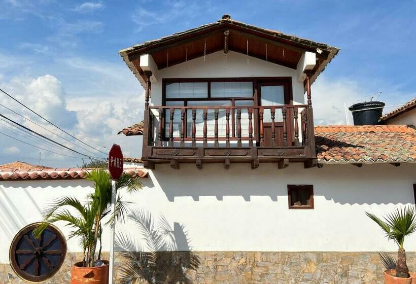 חדר משפחתי, Hosteria La Pintada