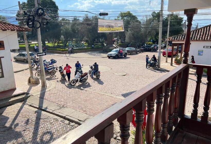 家庭间, Hosteria La Pintada