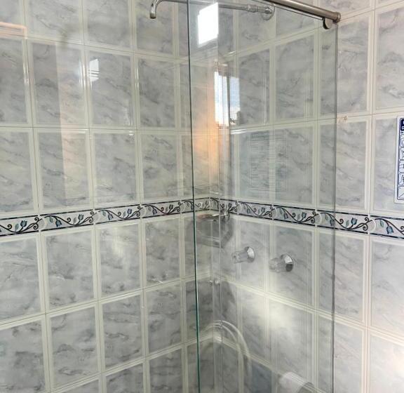 家庭间, Hosteria La Pintada