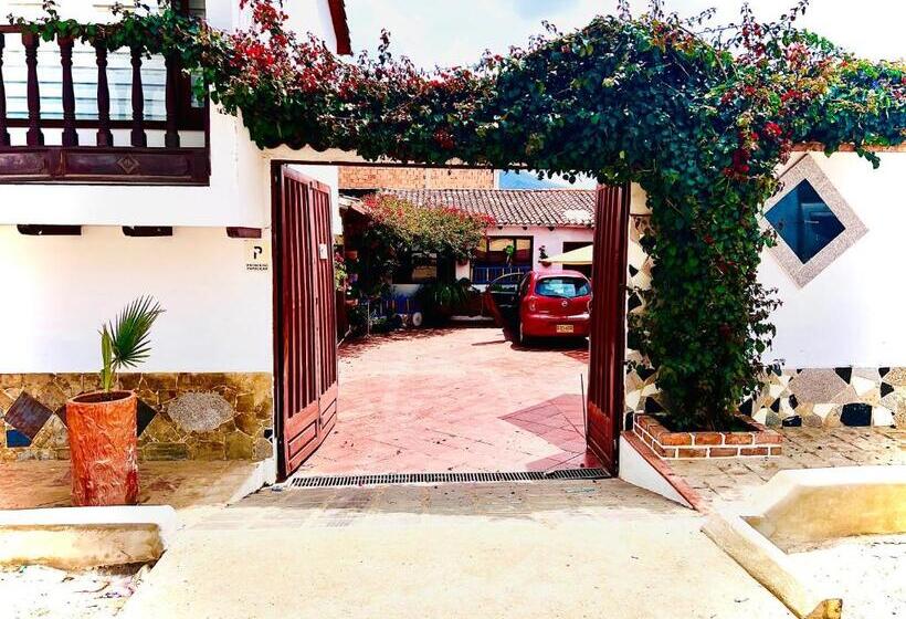 חדר משפחתי, Hosteria La Pintada