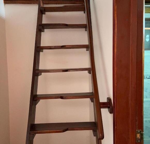 家庭间, Hosteria La Pintada