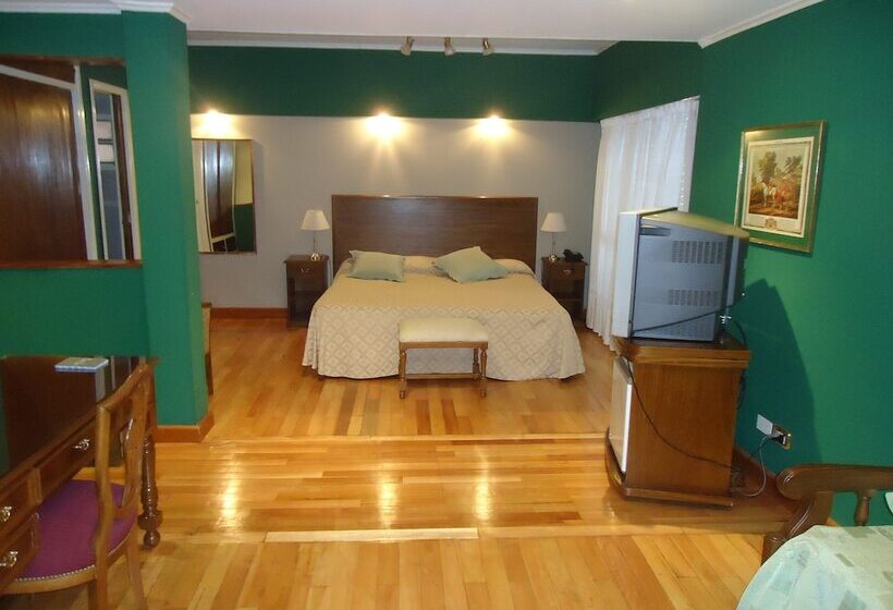 标准三人间, Gran Hotel Mercedes