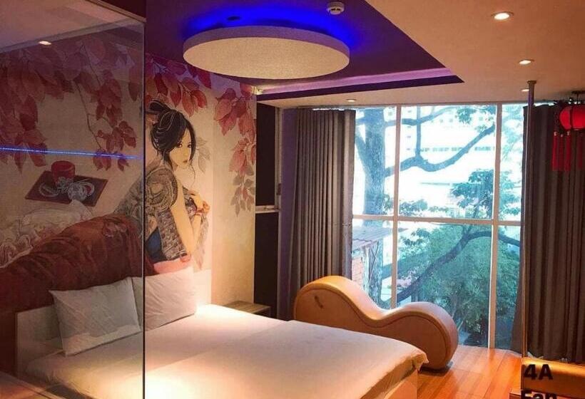 اتاق لوکس, Bonita Boutique