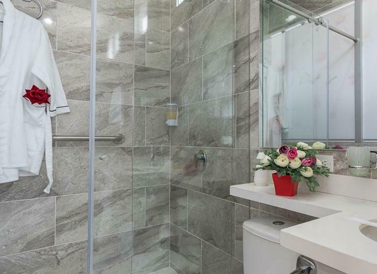 נוף לבריכה, Libertg Hotels Spa