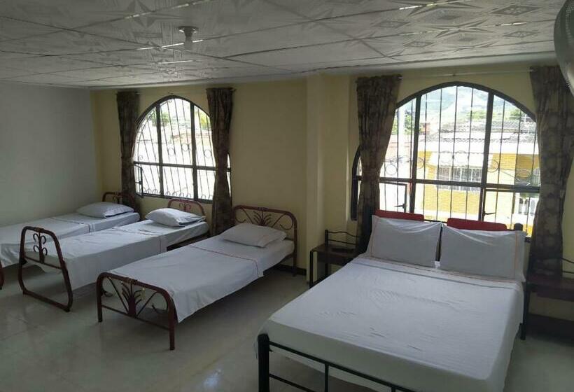 غرفة عائلية, Los Balcones