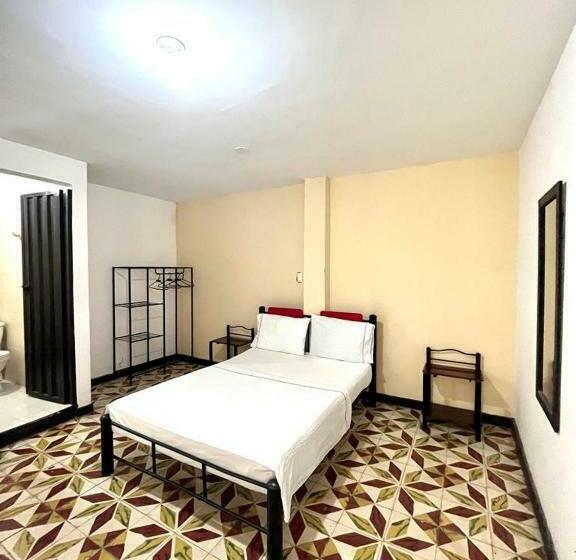 غرفة قياسية, Los Balcones