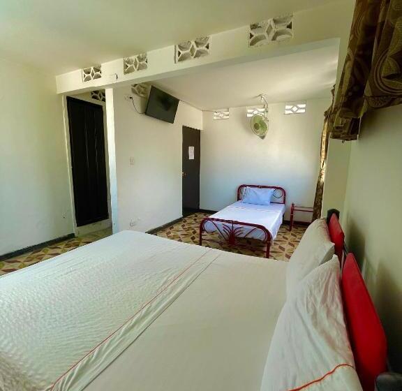 غرفة قياسية ثلاثية, Los Balcones