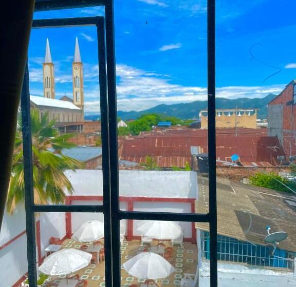 غرفة عائلية, Los Balcones