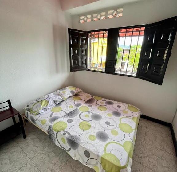 غرفة قياسية, Los Balcones