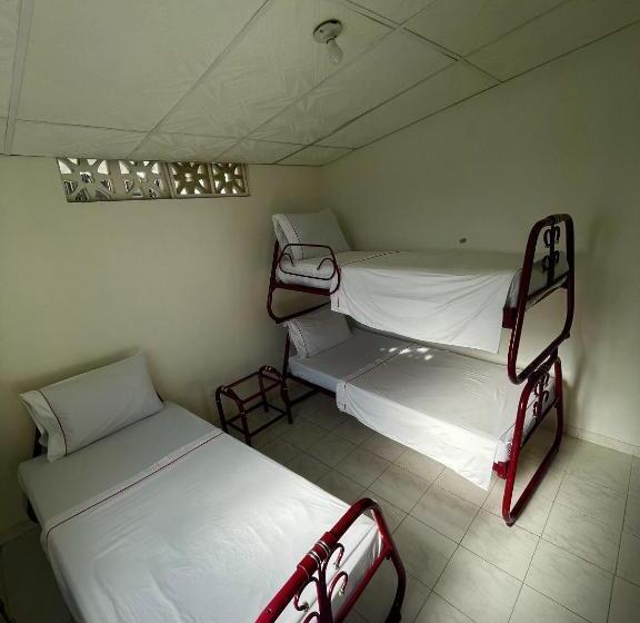 غرفة عائلية, Los Balcones