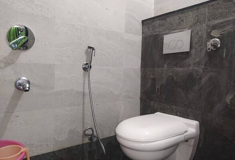 スタンダードルーム, The Raja Palace