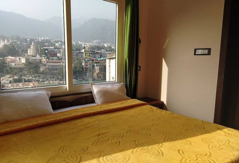 غرفة قياسية فردية, The Raja Palace