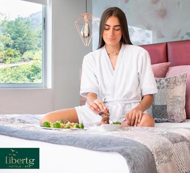 주니어 스위트 풀장 전망, Libertg Hotels Spa