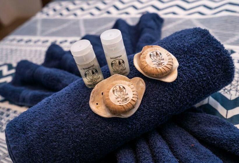 اتاق خانوادگی, Ganso & Búho