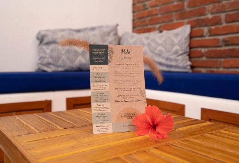 اتاق خانوادگی, Ganso & Búho