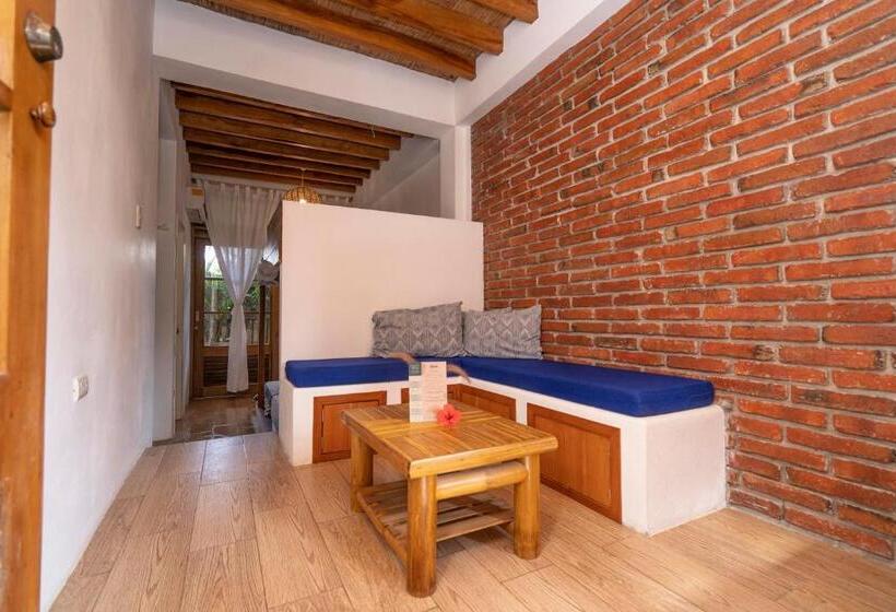 اتاق خانوادگی, Ganso & Búho