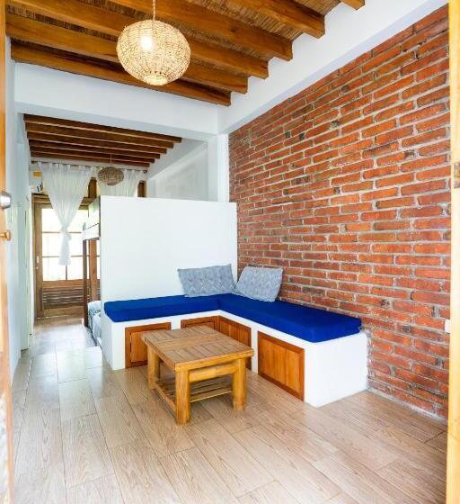 اتاق خانوادگی, Ganso & Búho